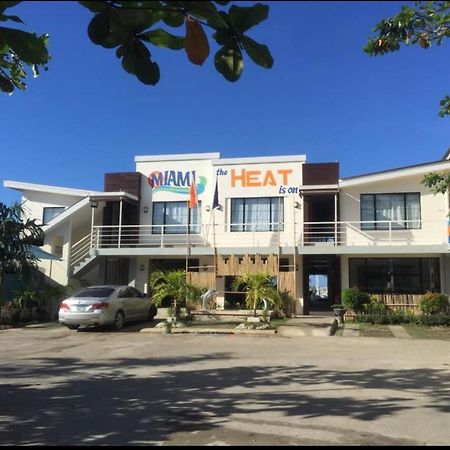 Miami Heat Beach Resort Morong  Eksteriør billede